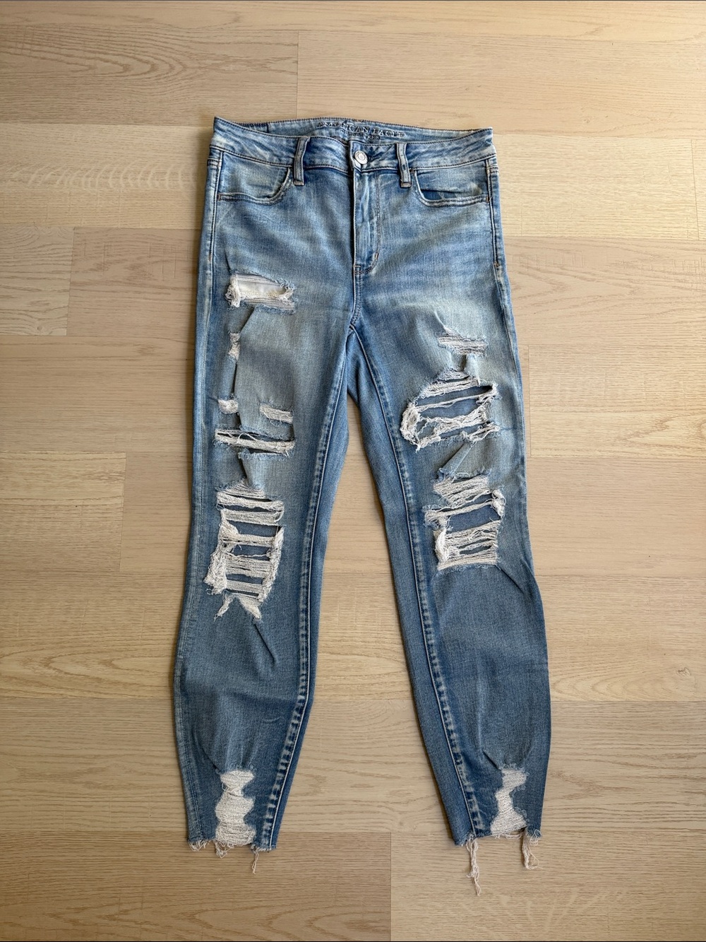 American Eagle Outfitters Light Blue Distressed Super Skinny Jeans Size 8